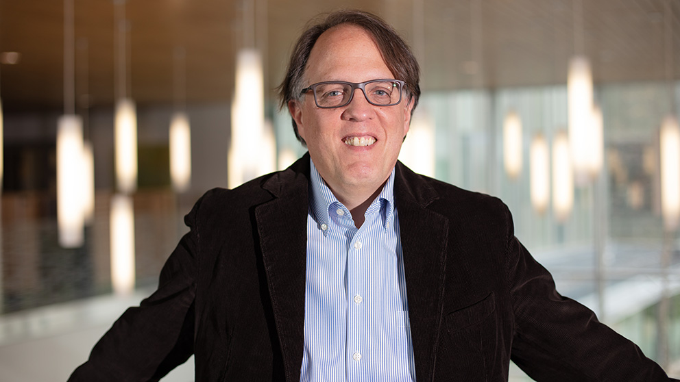 JAX researcher Peter Robinson at The Jackson Laboratory for Genomic Medicine in Farmington, CT. Photo credit: Charles Camarda